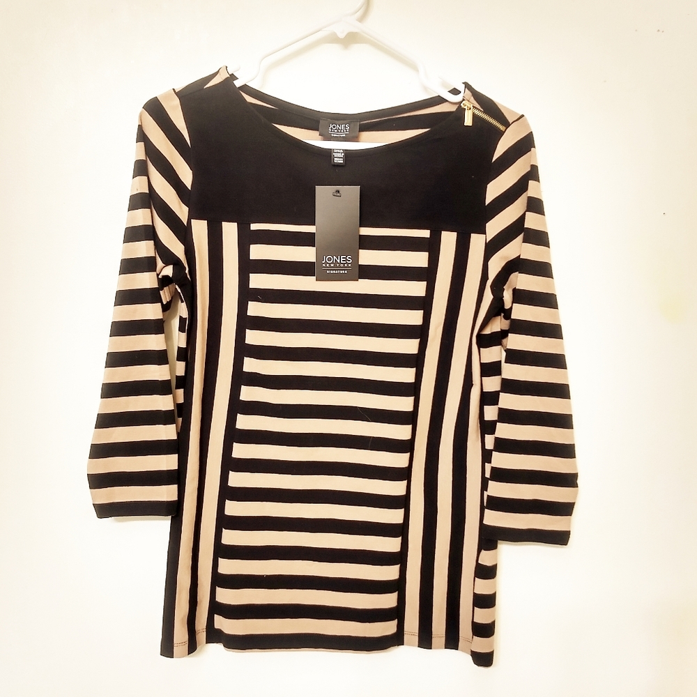 Jones New York tan and black top NWT